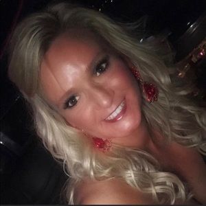 Meet your Posher, Pauline